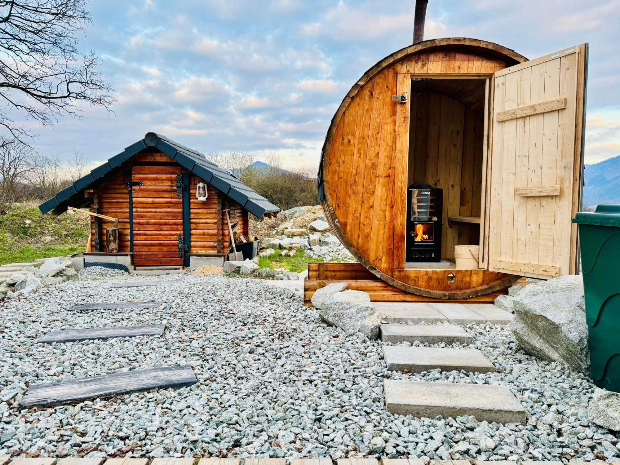 Tiny House With Mountain Views Apartment Turany Exterior foto